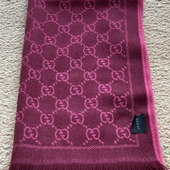 Authentic Gucci Wool Scarf - Picture 14 of 15